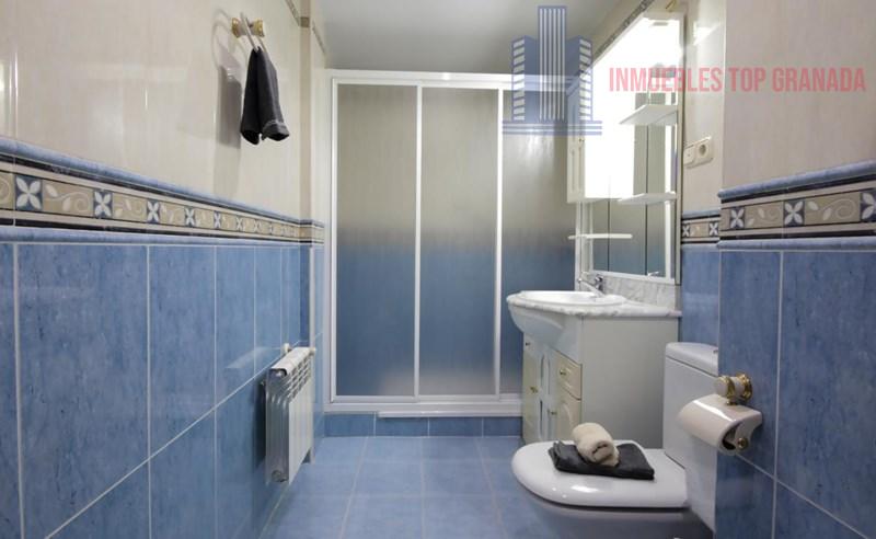 For sale of flat in Granada