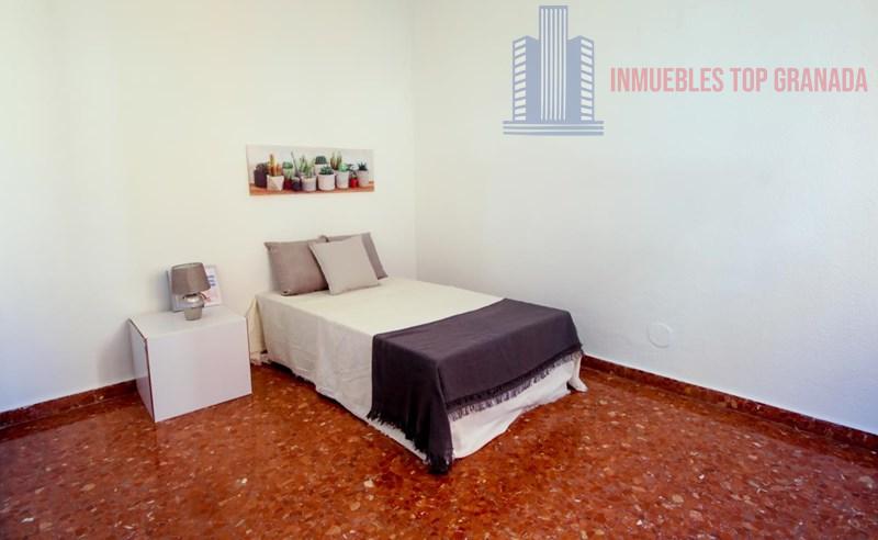 For sale of flat in Granada