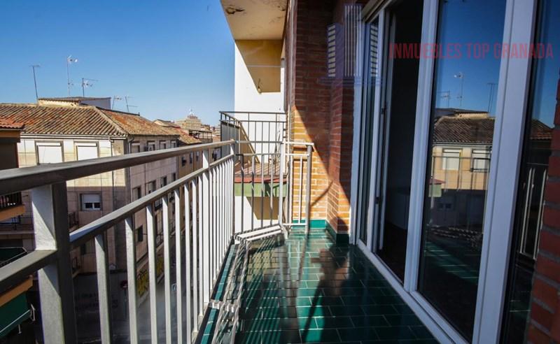 For sale of flat in Granada