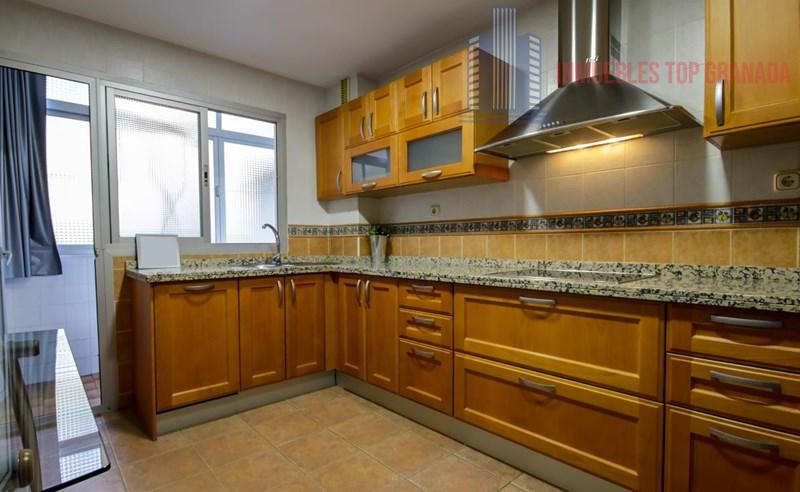 For sale of flat in Granada
