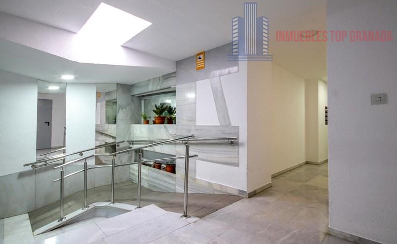 For sale of flat in Granada