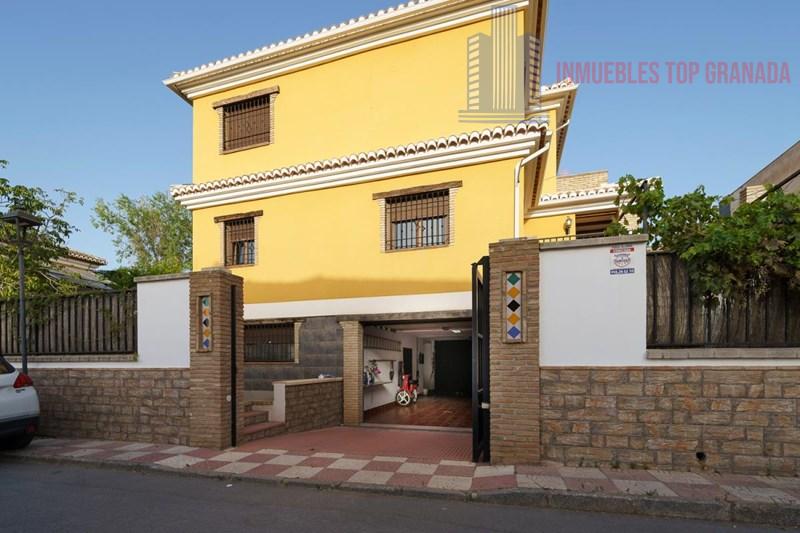 For sale of chalet in Dílar