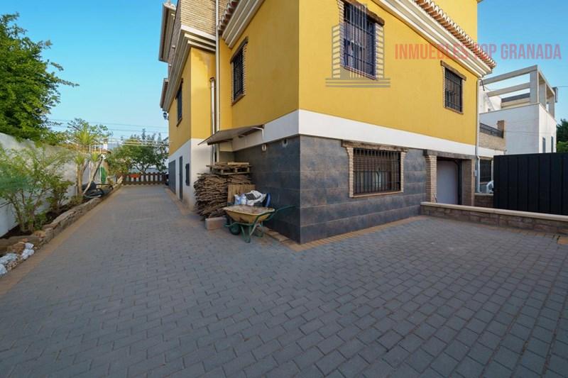 For sale of chalet in Dílar
