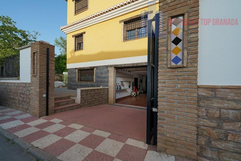 For sale of chalet in Dílar