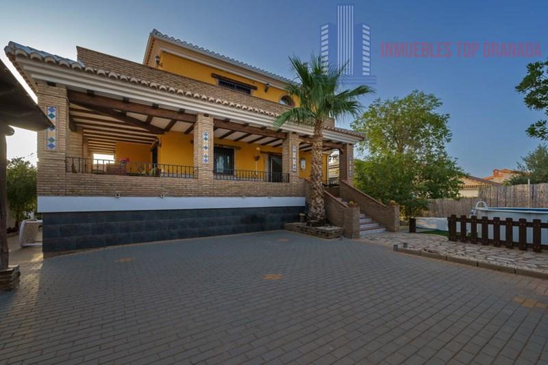 For sale of chalet in Dílar