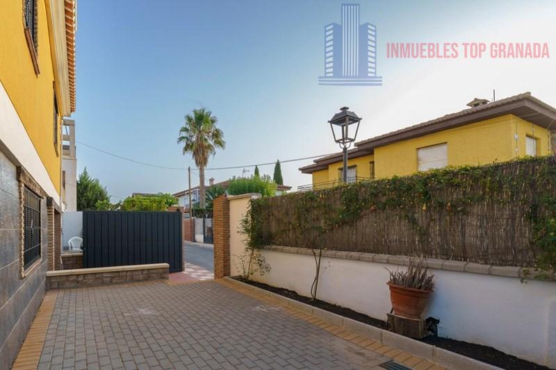 For sale of chalet in Dílar