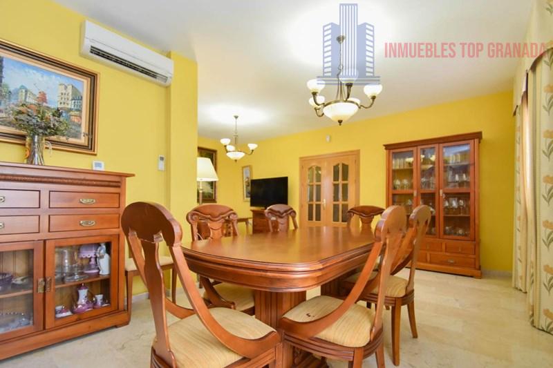 Venta de chalet en Las Gabias