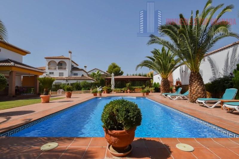 Venta de chalet en Las Gabias