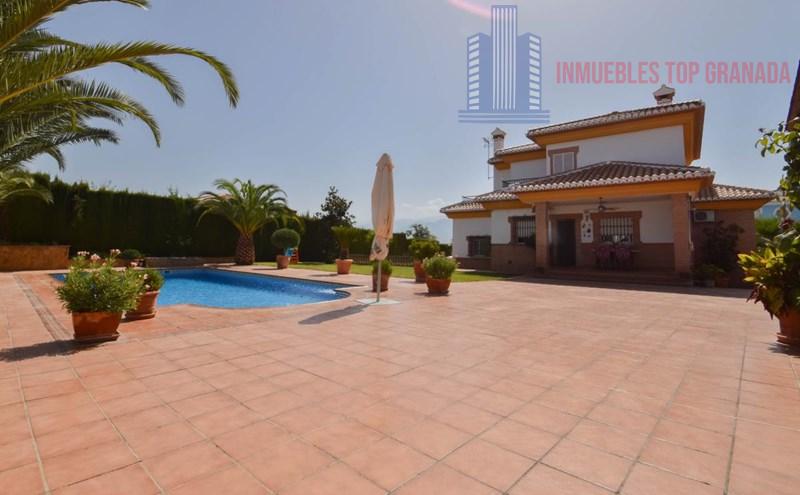 Venta de chalet en Las Gabias