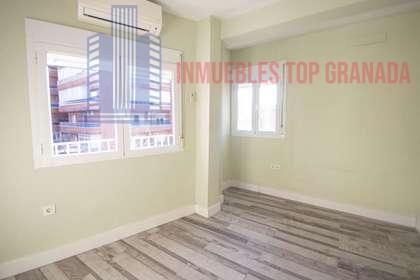 For sale of flat in Granada
