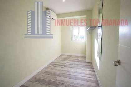 For sale of flat in Granada