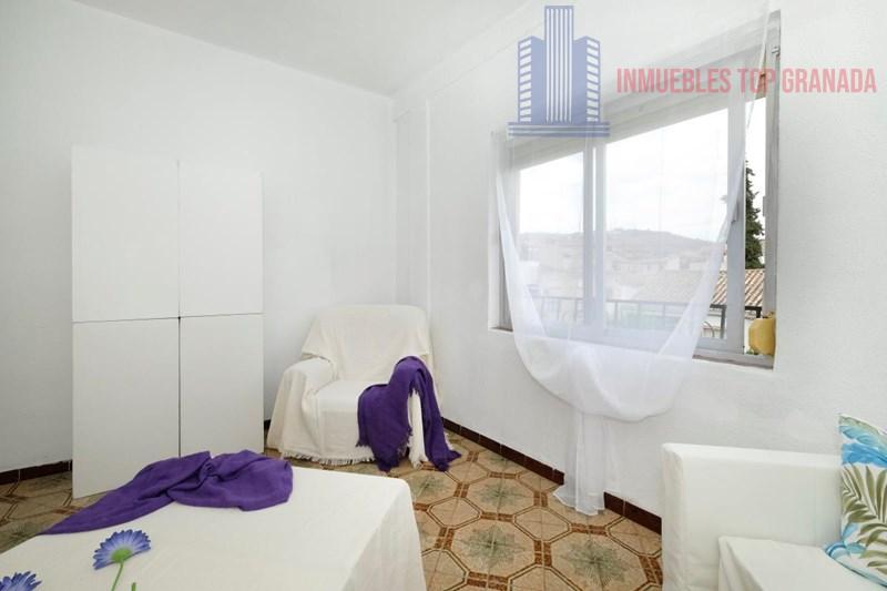 For sale of flat in Granada