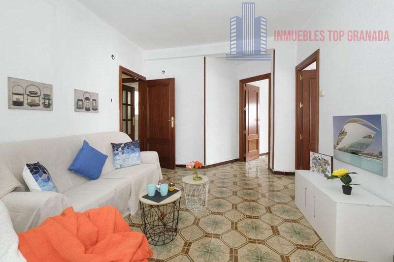 For sale of flat in Granada