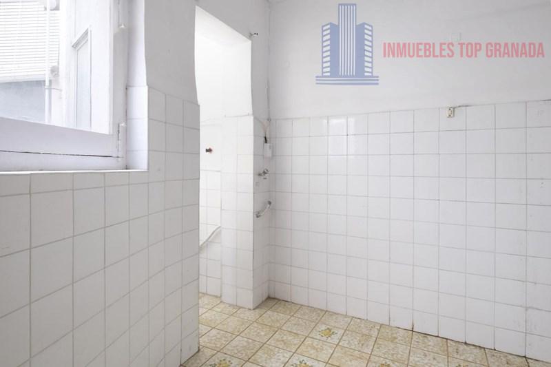 For sale of flat in Granada