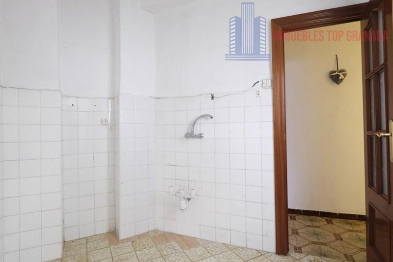 For sale of flat in Granada