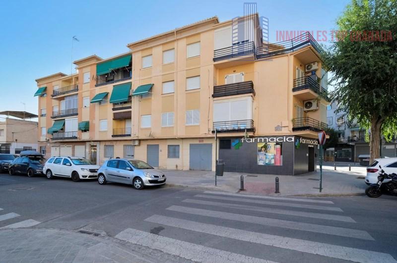 For sale of flat in Granada
