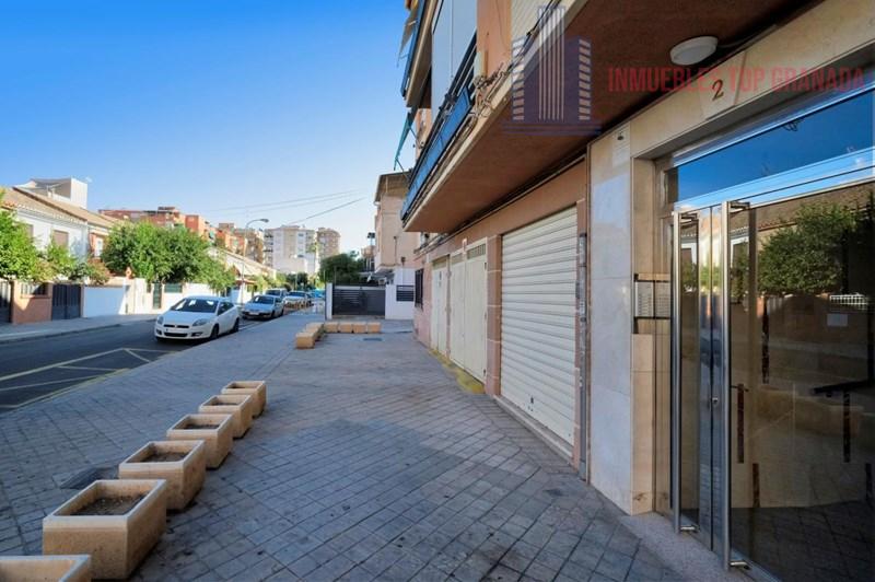 For sale of flat in Granada