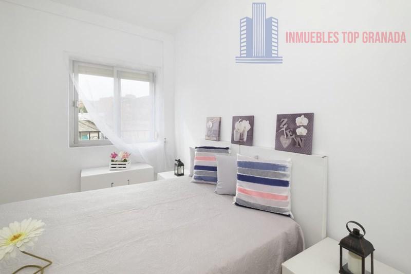 For sale of flat in Granada