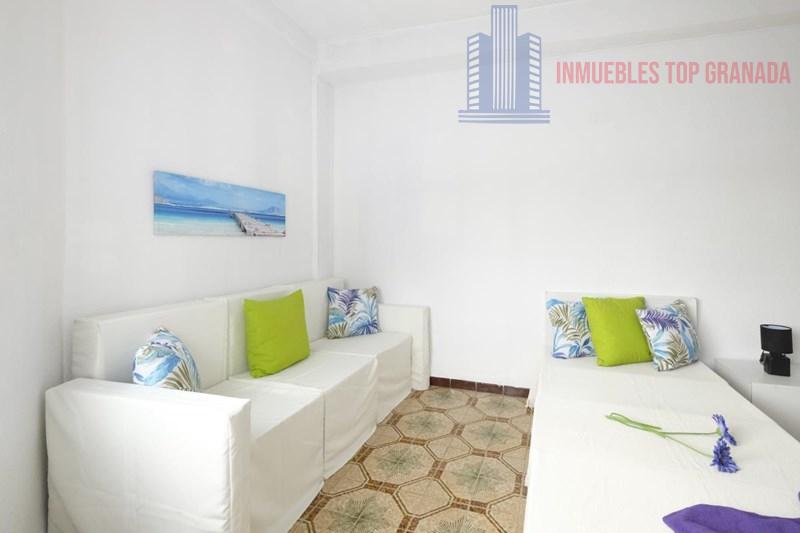 For sale of flat in Granada