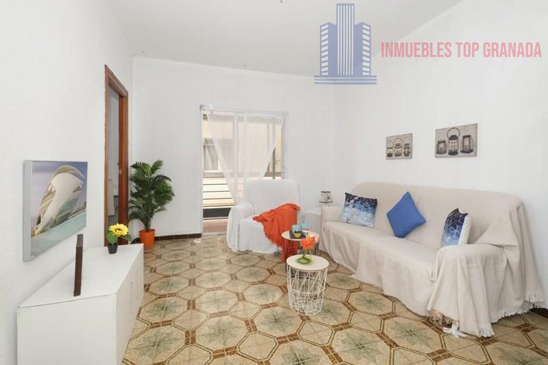 For sale of flat in Granada