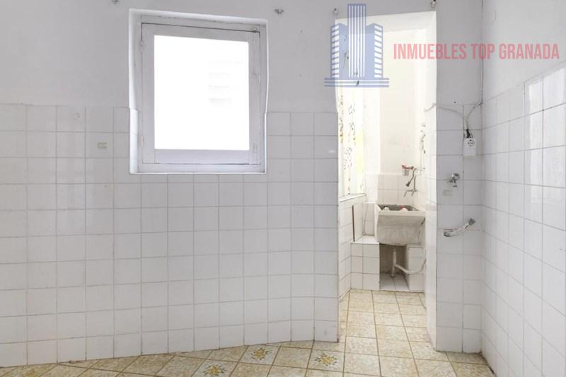 For sale of flat in Granada