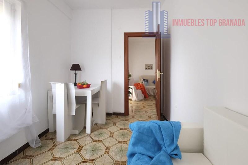 For sale of flat in Granada