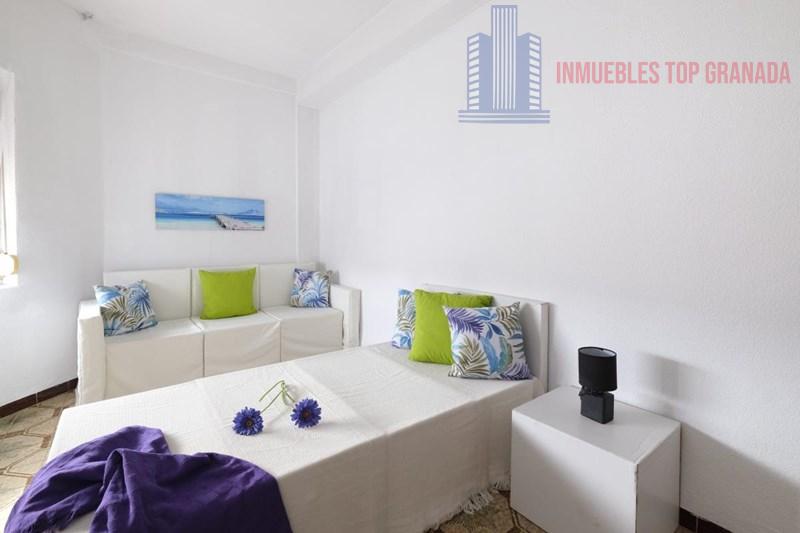 For sale of flat in Granada