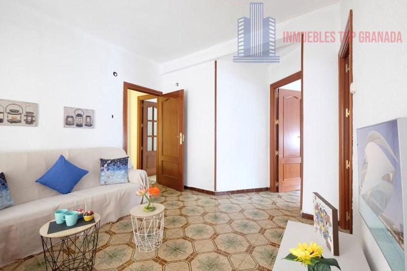 For sale of flat in Granada