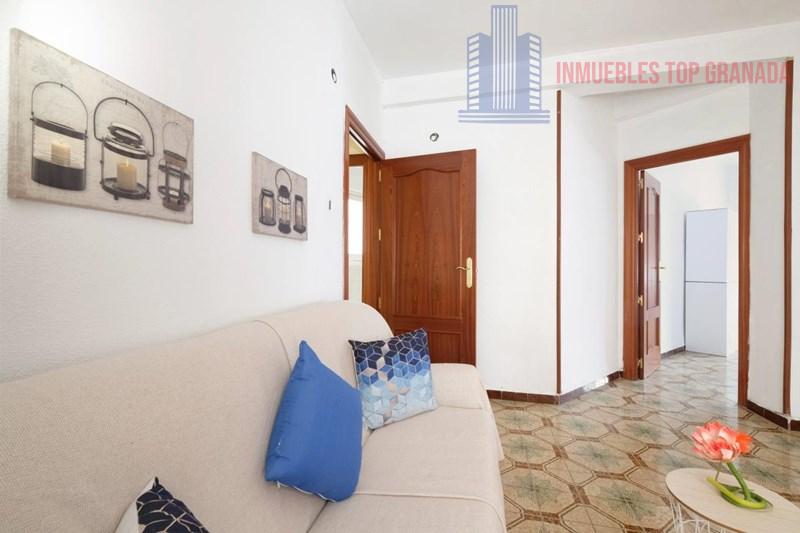 For sale of flat in Granada