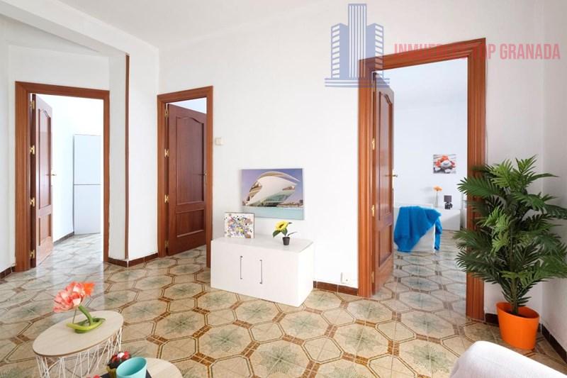 For sale of flat in Granada