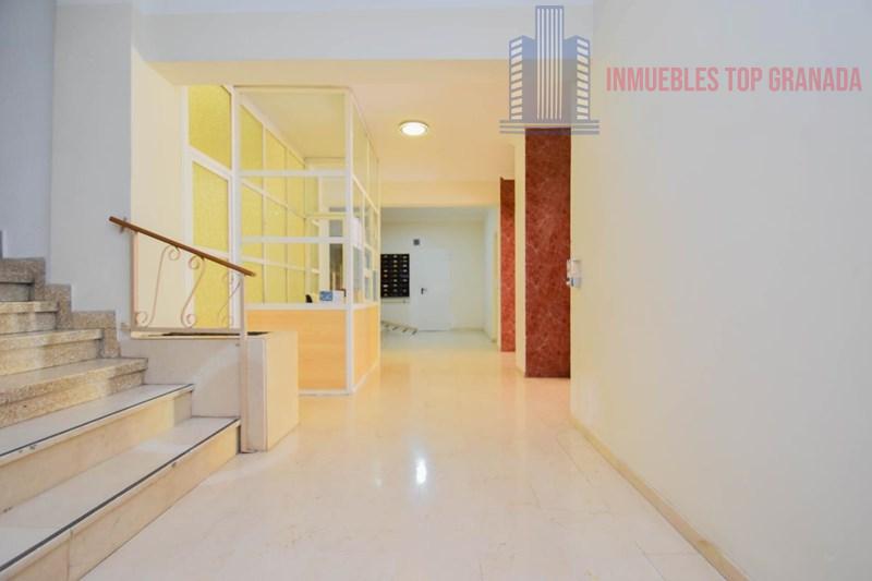 For sale of flat in Granada
