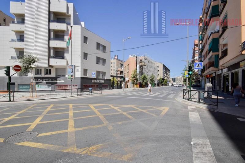 For sale of flat in Granada