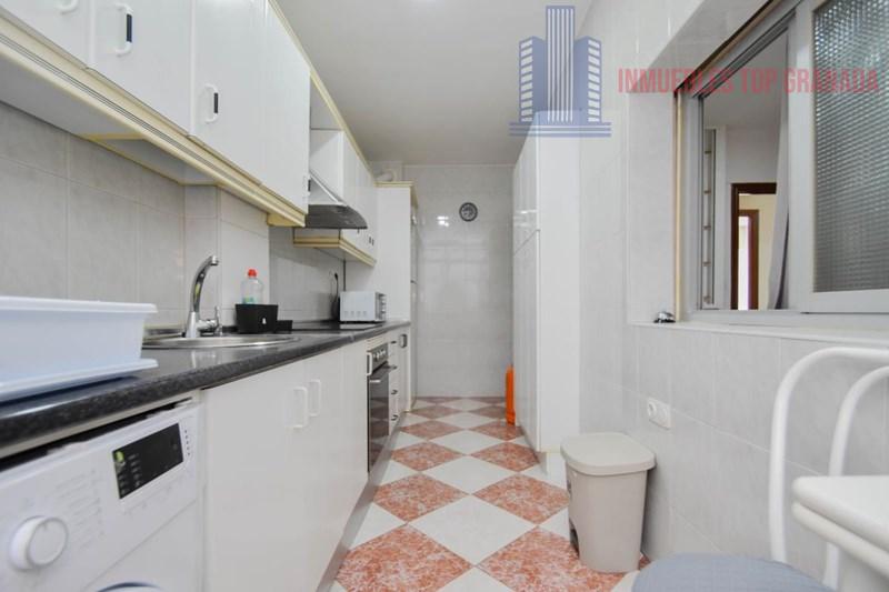 For sale of flat in Granada