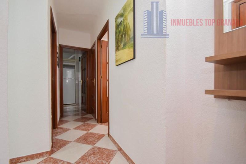 For sale of flat in Granada