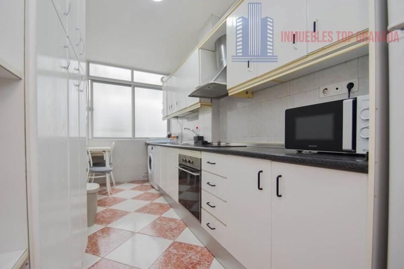 For sale of flat in Granada