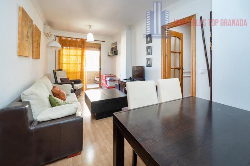 For sale of flat in Granada