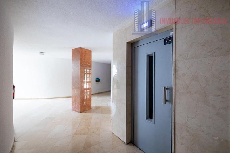 For sale of flat in Granada