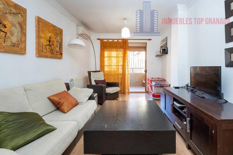 For sale of flat in Granada