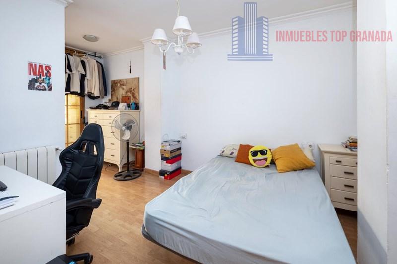 For sale of flat in Granada