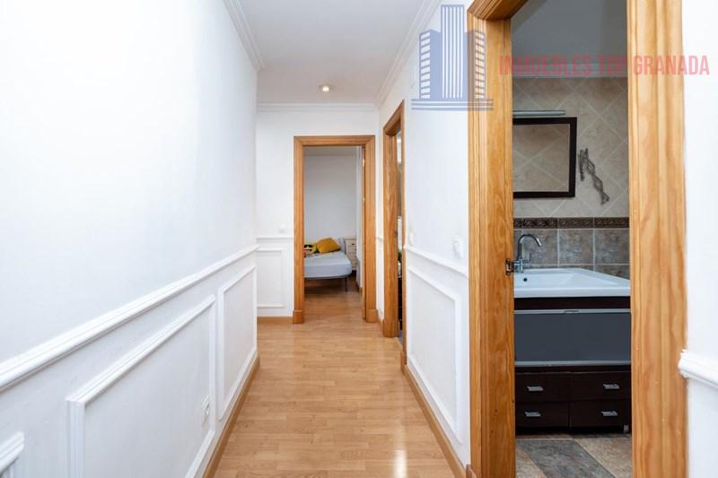 For sale of flat in Granada
