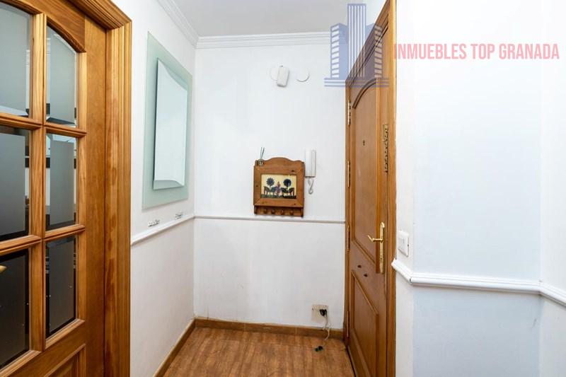 For sale of flat in Granada