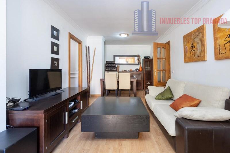 For sale of flat in Granada