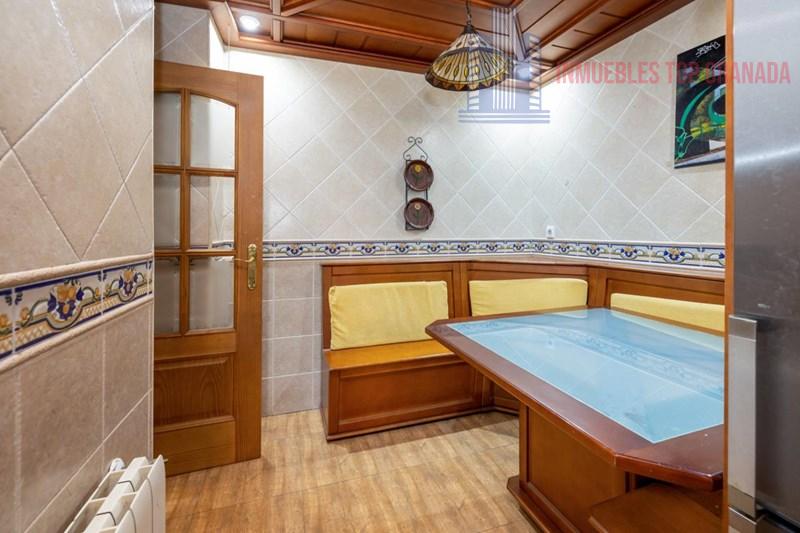 For sale of flat in Granada
