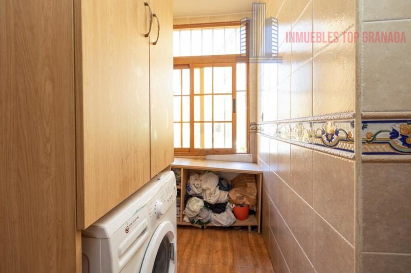 For sale of flat in Granada