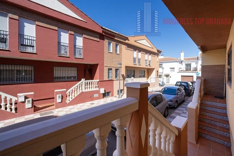 For sale of house in La Zubia