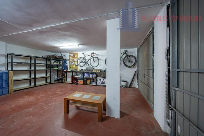 For sale of house in La Zubia