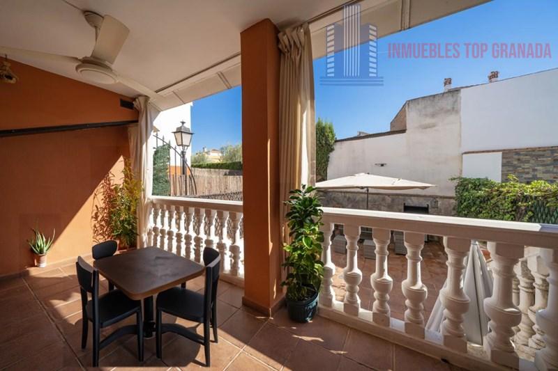 For sale of house in La Zubia