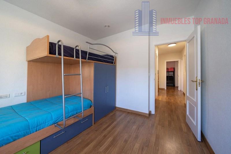 For sale of house in La Zubia