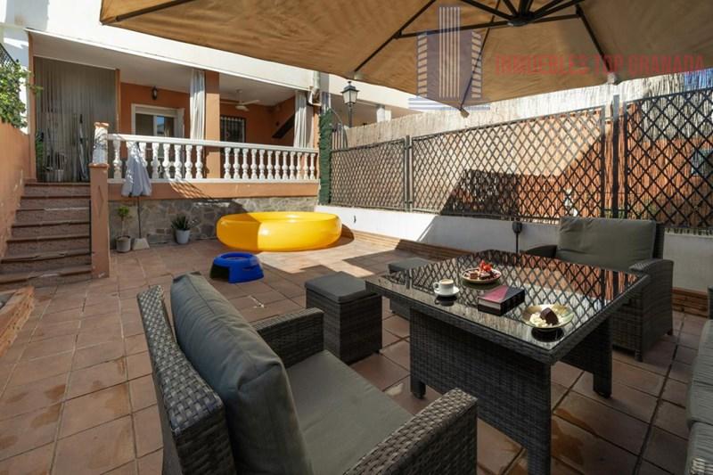For sale of house in La Zubia