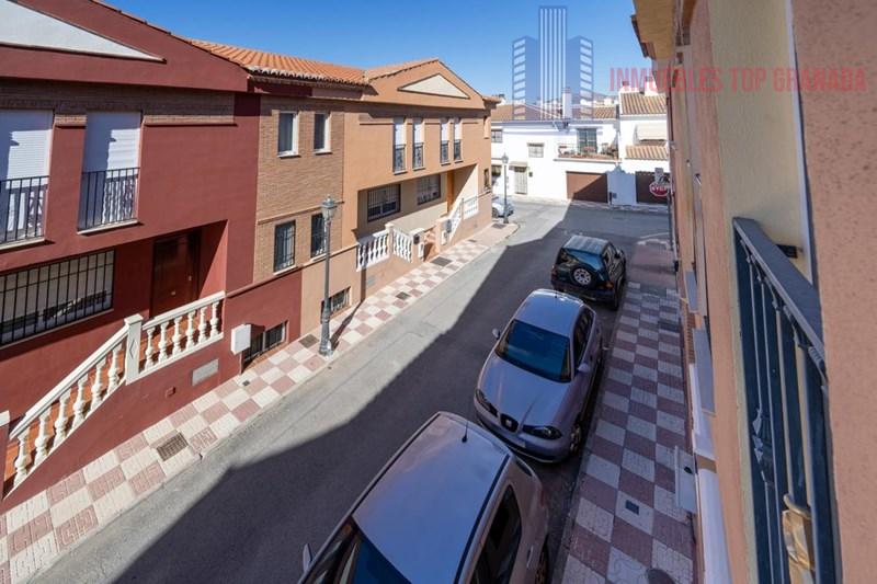 For sale of house in La Zubia